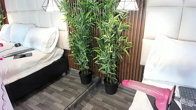 CailynBrowm online show from November 7, 2025, 4:34 am