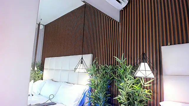 CailynBrowm online show from November 23, 2025, 4:34 am