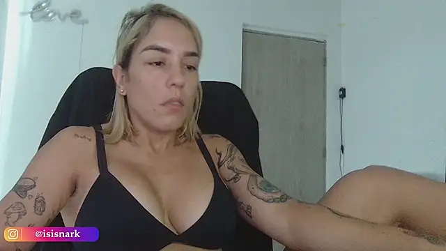 Snapshot of Isis69_ chatting on January 4, 2025, 2:14 pm Isis69 online show from January 4, 2025, 2:14 pm