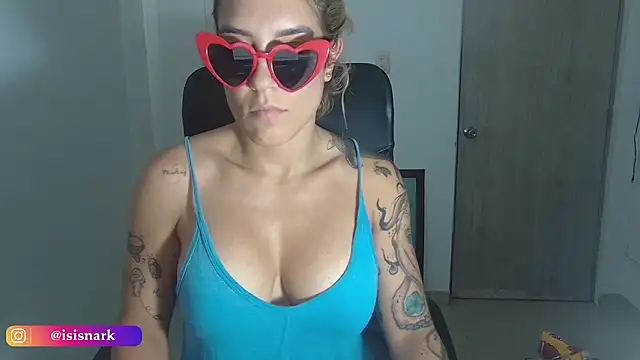 Snapshot of Isis69_ chatting on January 26, 2025, 8:13 pm Isis69 online show from January 26, 2025, 8:13 pm