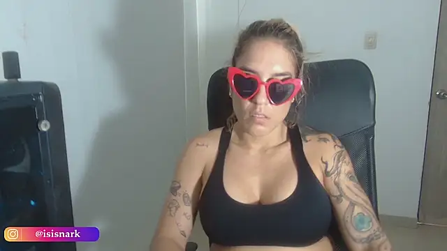 Snapshot of Isis69_ chatting on February 27, 2025, 3:15 pm Isis69 online show from February 27, 2025, 3:15 pm