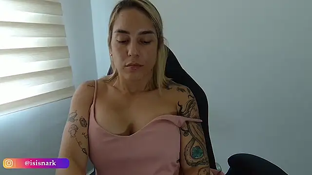 Snapshot of Isis69_ chatting on September 10, 2025, 7:25 pm Isis69 online show from September 10, 2025, 7:25 pm