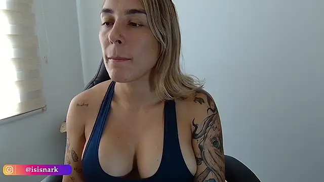 Snapshot of Isis69_ chatting on October 9, 2025, 3:43 pm Isis69 online show from October 9, 2025, 3:43 pm