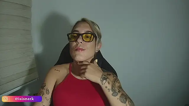 Snapshot of Isis69_ chatting on November 20, 2025, 10:53 pm Isis69 online show from November 20, 2025, 10:53 pm