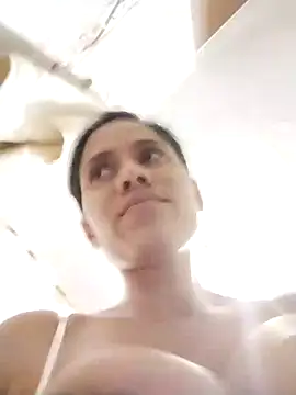 ambarsmith02 online show from December 15, 2024, 6:37 pm