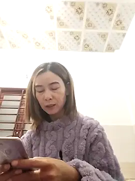 Sexy-ladyboobs20 online show from December 18, 2025, 11:38 am