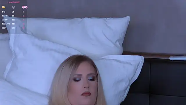 OndinaNoir online show from November 21, 2025, 7:01 pm