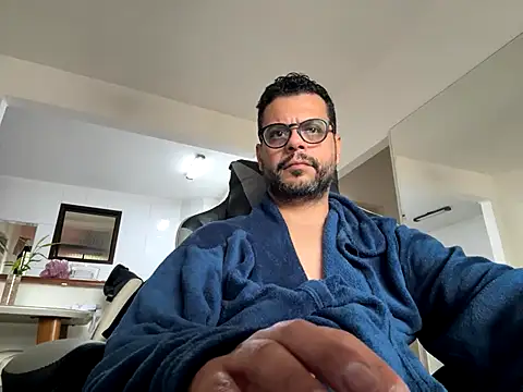 HornyBeachBoyBR online show from June 20, 2026, 5:05 pm