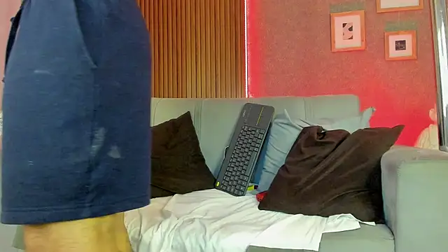 Snapshot of JuanfeMorales chatting on December 6, 2024, 5:53 am JuanfeMorales online show from December 6, 2024, 5:53 am