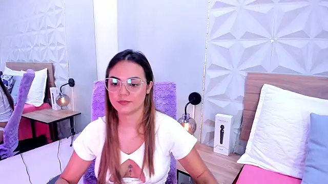 Snapshot of Stacey_white_ chatting on April 7, 2026, 7:58 pm Stacey white online show from April 7, 2026, 7:58 pm