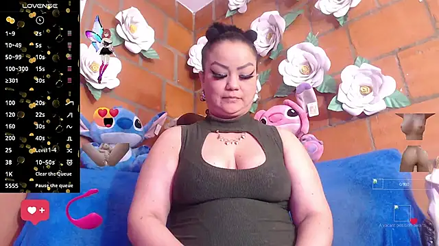 IngritBitch online show from October 28, 2025, 2:09 pm