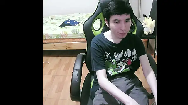 Snapshot of Twink_martinboy chatting on January 23, 2025, 4:41 am Twink martinboy online show from January 23, 2025, 4:41 am