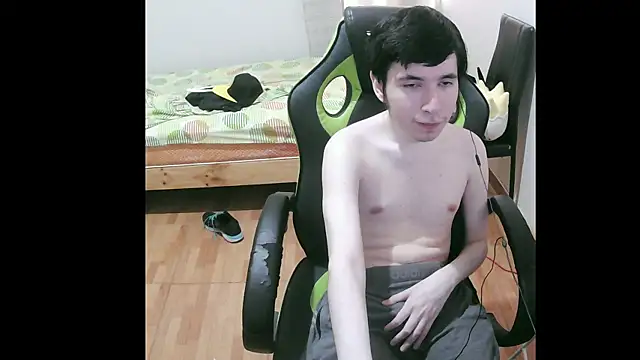 Snapshot of Twink_martinboy chatting on February 3, 2025, 10:32 pm Twink martinboy online show from February 3, 2025, 10:32 pm