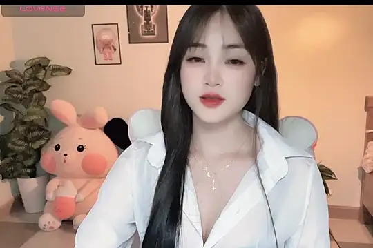  Aimy  online show from November 4, 2025, 3:33 pm