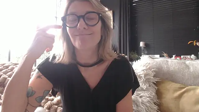 godinflower online show from February 11, 2026, 9:36 am