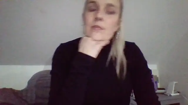 Snapshot of scrummymummy2 chatting on February 7, 2026, 11:08 pm scrummymummy2 online show from February 7, 2026, 11:08 pm