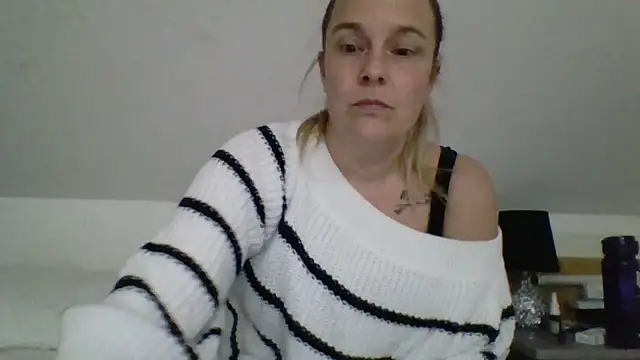 Snapshot of scrummymummy2 chatting on March 14, 2026, 10:15 pm scrummymummy2 online show from March 14, 2026, 10:15 pm