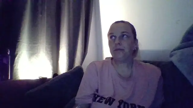Snapshot of scrummymummy2 chatting on April 6, 2026, 7:48 pm scrummymummy2 online show from April 6, 2026, 7:48 pm