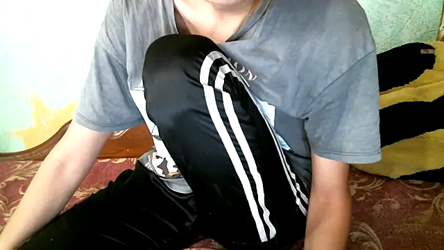 DennisXCaroll online show from December 16, 2025, 7:46 am