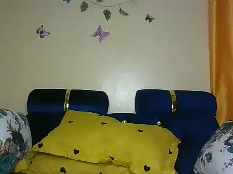 Bigass mee  online show from November 14, 2025, 7:12 pm