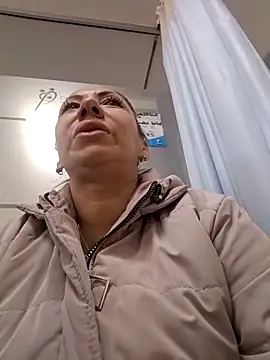 coral smitth online show from November 8, 2025, 1:11 pm