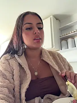 EmmaTorres  online show from February 9, 2026, 9:19 pm