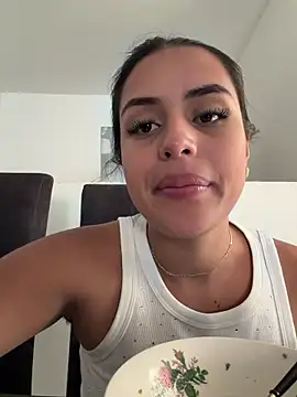 EmmaTorres  online show from February 18, 2026, 10:28 pm