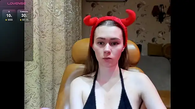 Snapshot of MadeleineWiliams chatting on October 14, 2025, 8:53 pm MadeleineWiliams online show from October 14, 2025, 8:53 pm