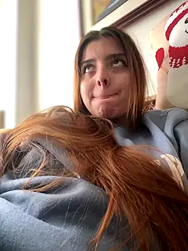 Cloew Marz online show from December 18, 2025, 4:24 pm