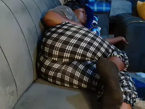 leslysexygirl online show from March 4, 2025, 4:38 am