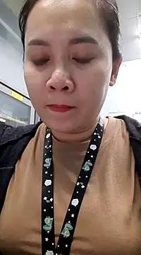 Snapshot of Benlla2802 chatting on December 10, 2024, 6:28 pm Benlla2802 online show from December 10, 2024, 6:28 pm