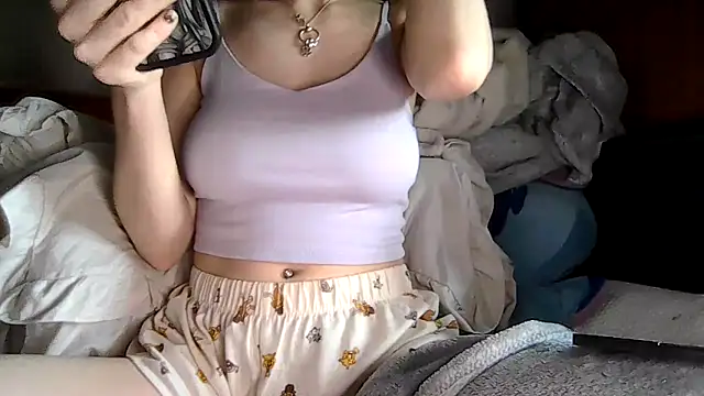 Snapshot of indie-rayne chatting on May 8, 2026, 11:26 am indie-rayne online show from May 8, 2026, 11:26 am