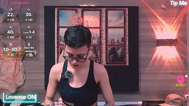 Snapshot of Cutie_Shy_ chatting on October 30, 2025, 7:03 pm Cutie Shy online show from October 30, 2025, 7:03 pm