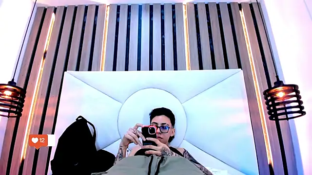 Snapshot of Cutie_Shy_ chatting on November 24, 2025, 7:24 pm Cutie Shy online show from November 24, 2025, 7:24 pm