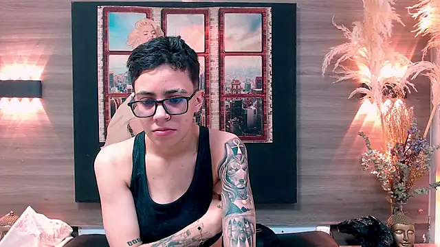 Snapshot of Cutie_Shy_ chatting on December 1, 2025, 5:40 pm Cutie Shy online show from December 1, 2025, 5:40 pm