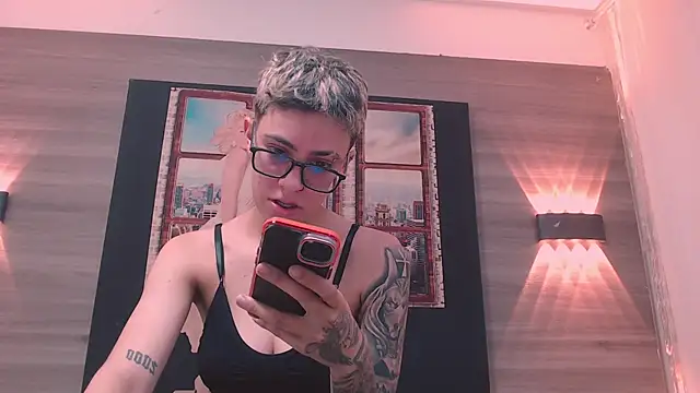 Cutie Shy  online show from December 22, 2025, 5:43 pm