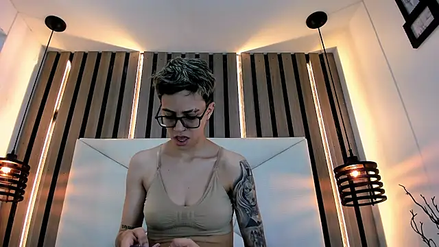 Cutie Shy  online show from February 2, 2026, 5:33 pm