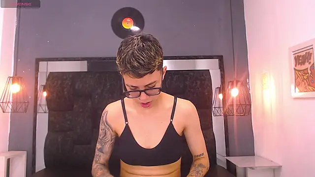 Cutie Shy  online show from February 21, 2026, 2:29 pm