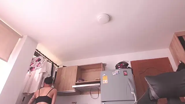 Cutie Shy  online show from April 8, 2026, 5:35 pm