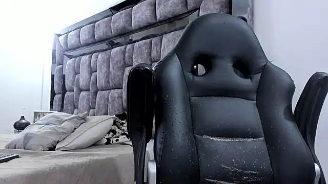 MalconStonne online show from October 14, 2025, 2:23 am