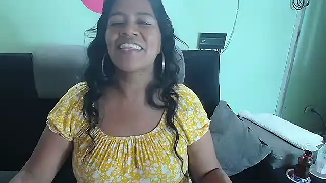 Snapshot of saggil23 chatting on December 10, 2024, 12:49 pm saggil23 online show from December 10, 2024, 12:49 pm