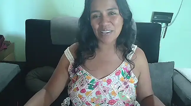 Snapshot of saggil23 chatting on December 11, 2024, 1:39 pm saggil23 online show from December 11, 2024, 1:39 pm