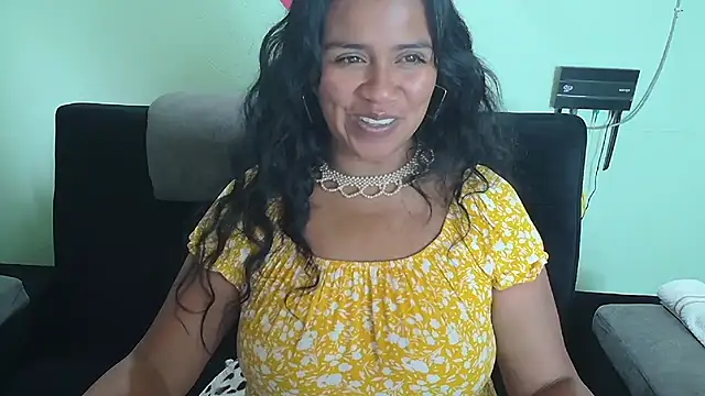 Snapshot of saggil23 chatting on February 14, 2025, 4:41 pm saggil23 online show from February 14, 2025, 4:41 pm