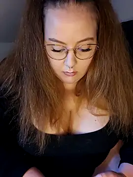  Julie x online show from October 25, 2025, 9:39 am