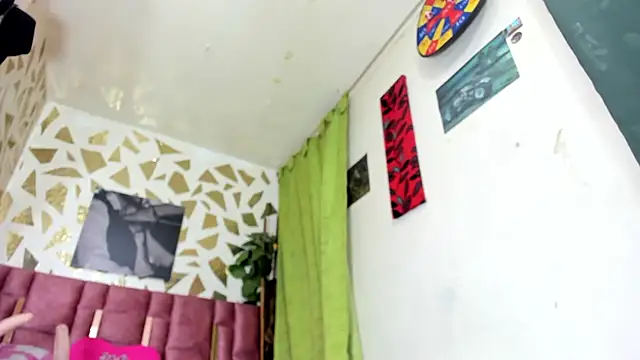 Snapshot of Kazsandraa chatting on December 19, 2025, 2:18 am Kazsandraa online show from December 19, 2025, 2:18 am