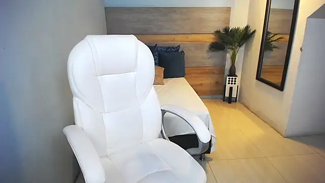 liseth fox online show from January 7, 2025, 6:45 pm