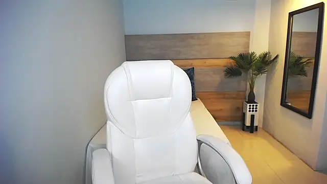 liseth fox online show from January 25, 2025, 1:43 am