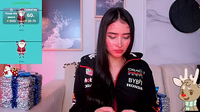 lara madisson online show from December 29, 2024, 11:40 am