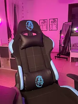 Snapshot of Lara_Bergmann chatting on January 29, 2025, 3:47 pm Lara Bergmann online show from January 29, 2025, 3:47 pm