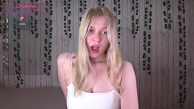 EmiliaDuchess online show from December 20, 2025, 12:23 pm